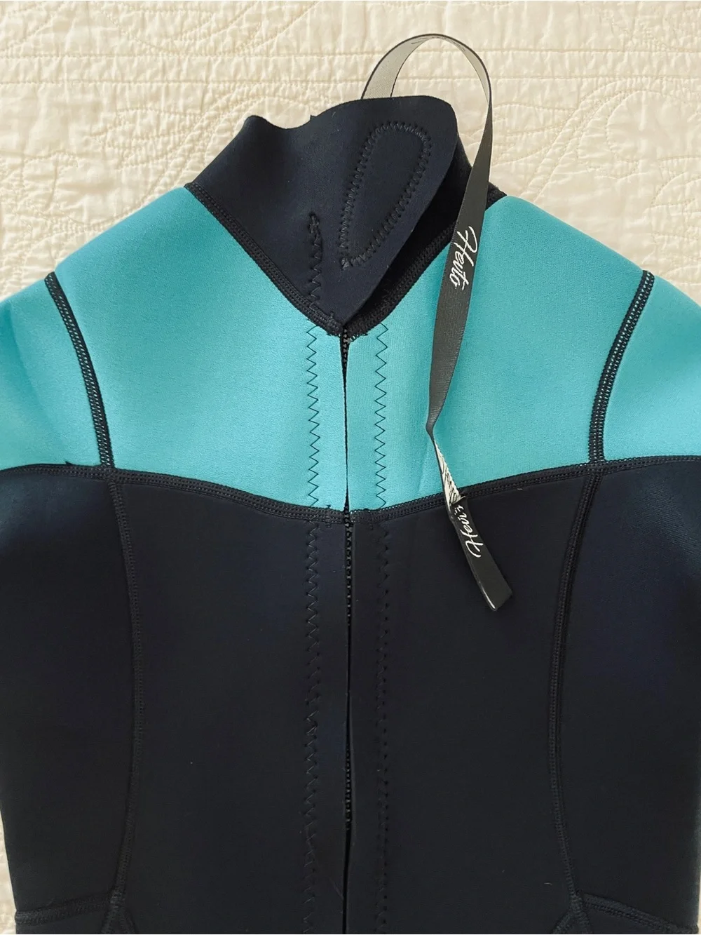Herto Coral 1 Full Body Wetsuit Neoprene Youth Size 12 Black & Turquoise